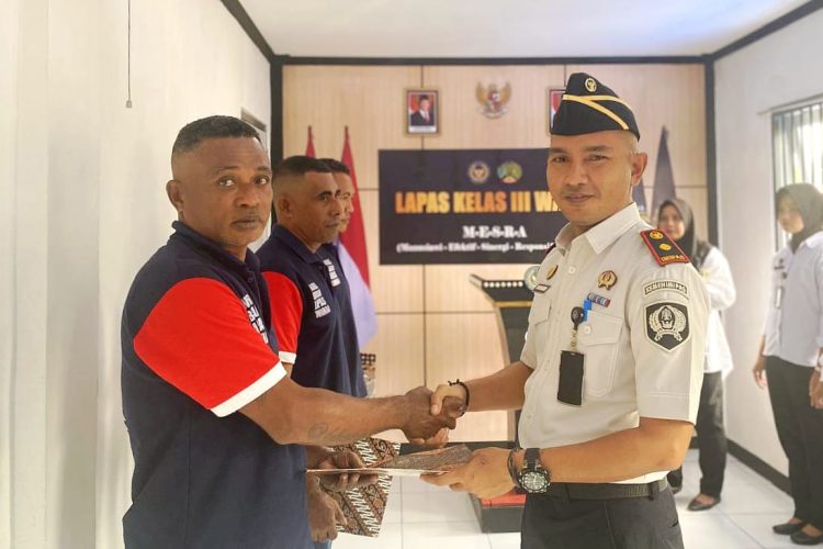 Momen Berkah dan Harapan Baru, 8 Warga Binaan Lapas Wahai Terima Remisi Natal