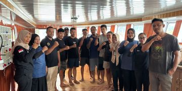 BNNK Buru Selatan Gelar Tes Urine Narkoba untuk Awak Kapal KM. Cantika Lestari 7A