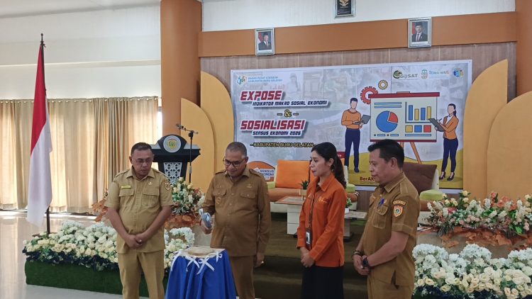‎BPS Bersama Pemda Bursel Gelar Expose Indikator Makro, Wabup Selsily Tegaskan Pentingnya Data Akurat