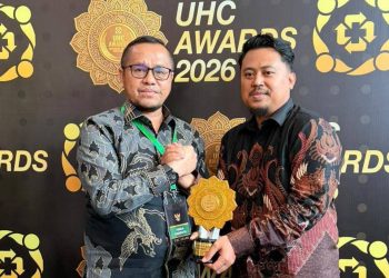 PEMDA BURU SELATAN RAIH PENGHARGAAN UHC AWARDS KATEGORI MADYA ATAS KOMITMEN PELAYANAN KESEHATAN