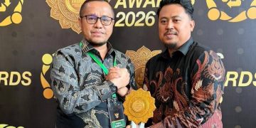 PEMDA BURU SELATAN RAIH PENGHARGAAN UHC AWARDS KATEGORI MADYA ATAS KOMITMEN PELAYANAN KESEHATAN