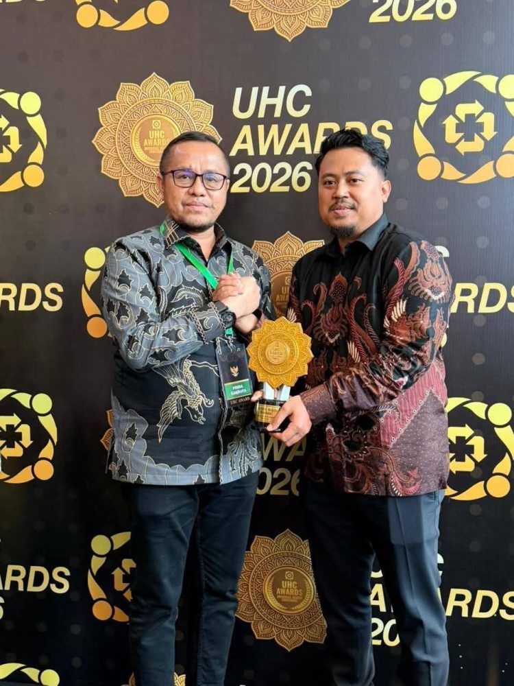 UHC Awards 2026 Diraih, Bupati La Hamidi Hadirkan Energi Positif bagi Arah Pembangunan Buru Selatan