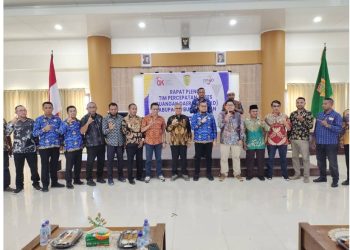 Bupati Bursel La Hamidi Pimpin Rapat Pleno TPAKD Dorong Inklusi Keuangan Daerah