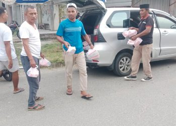 Paguyuban Amakay Buru Selatan bagikan ratusan Takjil Kepada Masyarakat