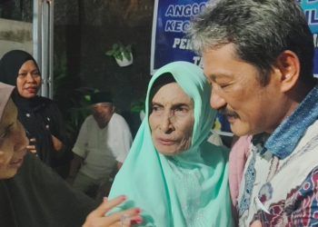 DPRD Pulau Buru Erwin Tanaya Berangkatkan Ibu Maryam Tunaikan Ibadah Umroh