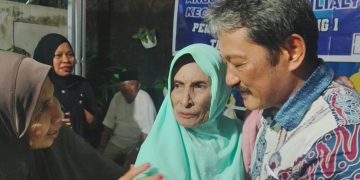 DPRD Pulau Buru Erwin Tanaya Berangkatkan Ibu Maryam Tunaikan Ibadah Umroh