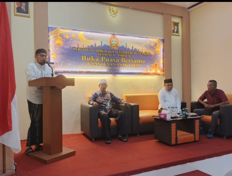 Bupati La Hamidi dan Wakil Ketua DPRD Ahmadan Loilatu Hadiri Buka Puasa Nusamba, Serahkan Santunan kepada Anak Yatim Janda dan Lansia