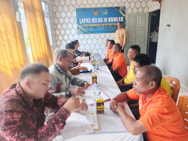 Lakukan Pengawasan Pidana, 20 Warga Binaan Lapas Namlea Ikuti Wasmat PN Namlea