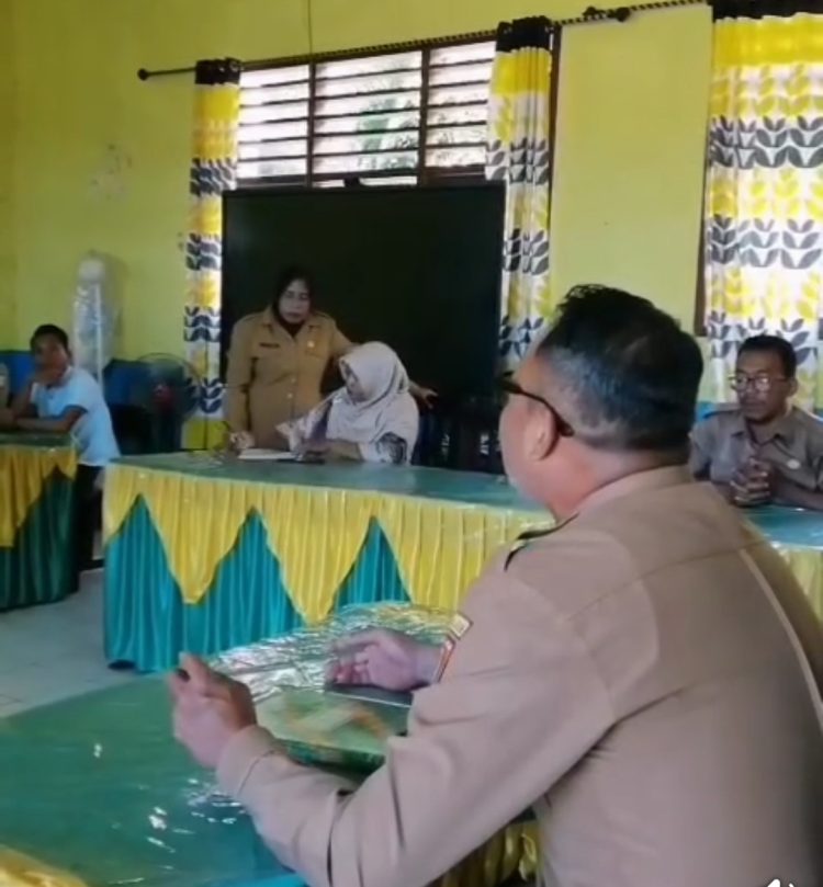 Kadis Pendidikan Buru Selatan Kunjungi Sekolah di Namrole, Tekankan Disiplin Guru dan Persiapan TK