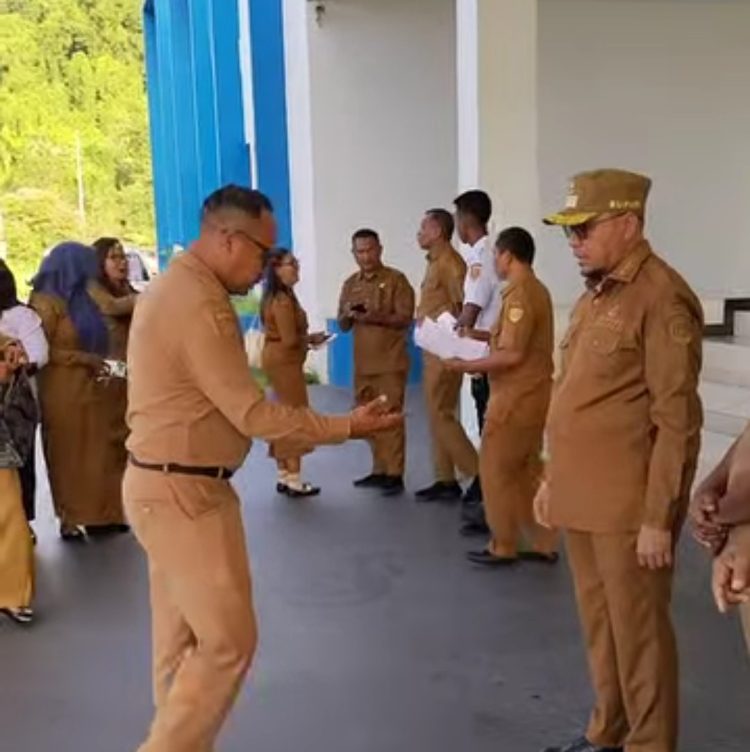 Dinas Pendidikan Bursel  Silaturahmi dengan Bupati La Hamidi dan Jajaran Usai Idul Fitri