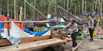 PENERTIBAN PETI WARAMSIHAT:  300 TENDA DIBONGKAR, AKTIVITAS TAMBANG ILEGAL DILUMPUHKAN