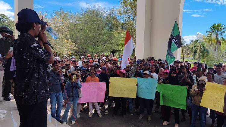 Gubernur Maluku, Hendrik Lewerissa Langgar HAM di Gunung Botak