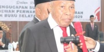 Ketua DPRD Bursel : Guru Bukan Sekadar Profesi, Mereka Penentu Arah Perubahan Pendidikan