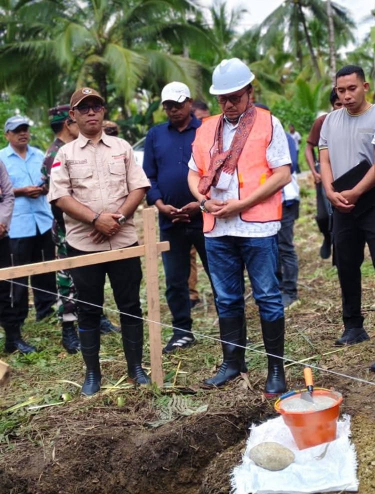 Pembangunan Balai KAT Dimulai, Bupati Buru Selatan Tegaskan Perhatian bagi Masyarakat Adat Terpencil