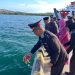 Tabur Bunga di Laut Namlea, Polres Buru Kenang Jasa Pahlawan dan Anggota Bhayangkara yang Gugur