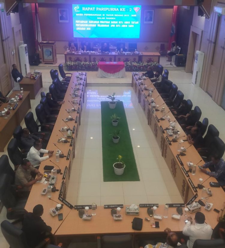 Bodewin M. Wattimena Paparkan Ranperda Pertanggungjawaban APBD Kota Ambon 2025 di Hadapan DPRD