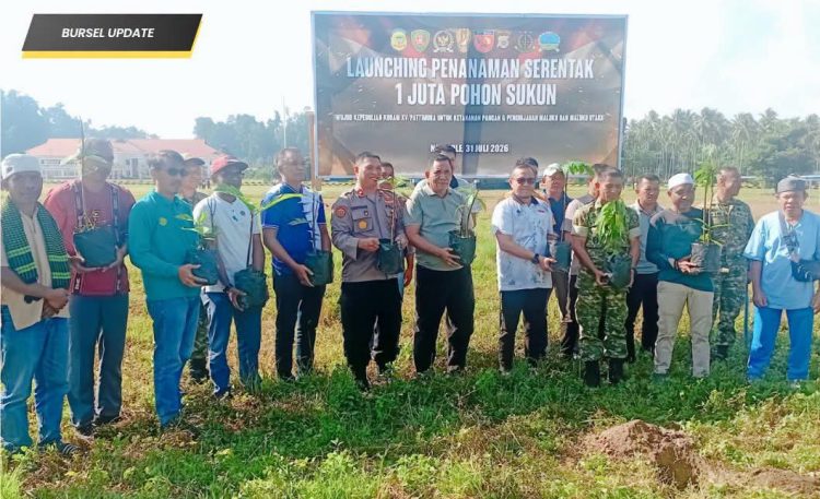 Dukung Program Mabes TNI, Bupati Buru Selatan La Hamidi Bersama TNI Tanam Sejuta Pohon Sukun untuk Mitigasi Perubahan Iklim