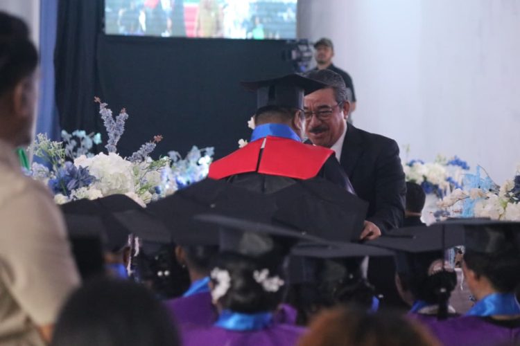 Hadiri Wisuda UKIM, Gubernur Maluku Ajak Lulusan Jadi Pribadi Inovatif dan Adaptif Hadapi Dinamika Global