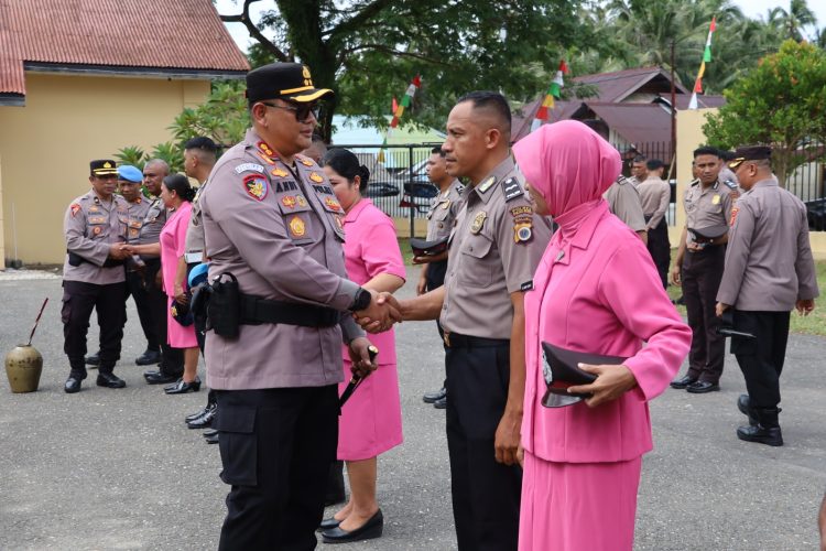 Kapolres Buru Selatan Pimpin Upacara Kenaikan Pangkat Personel Periode 1 Juli 2026