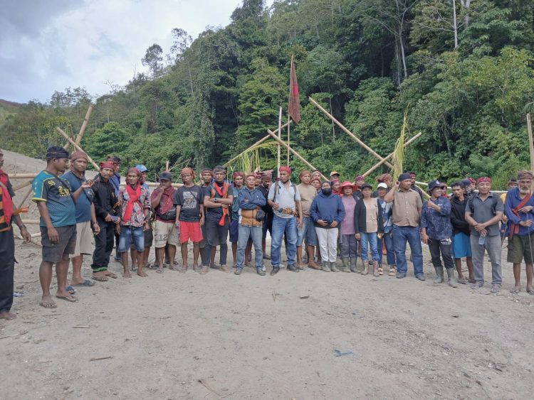 Soa Nurlatu Pasang Sasi Adat di Gunung Botak, Aktivitas Empat Koperasi dan PT Tri M Jadi Sorotan
