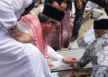Gubernur Maluku Canangkan Pemasangan Atap Masjid Quba Al-Bayan Seith