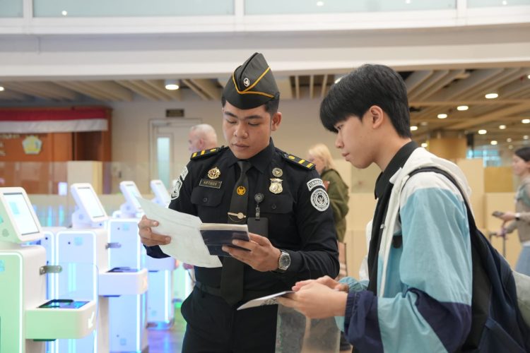 PNBP Visa Imigrasi Naik 6,42 Persen di Tengah Ketidakpastian Global