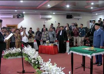 Wali Kota Ambon Lantik Roberd Sapulette sebagai Sekda Definitif, Tegaskan Reformasi Birokrasi dan Percepatan 17 Program Prioritas