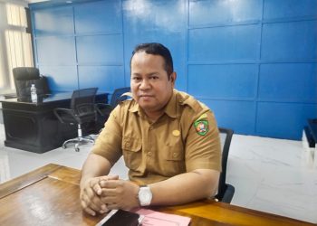 Fakir Suleman Kembali Bertugas di SMA Negeri 7 Buru, Dinas Pendidikan Akui Perannya Sangat Dibutuhkan di GTK