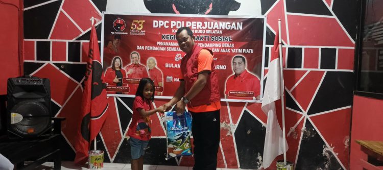 Peringati Bulan Bung Karno, PDI Perjuangan Buru Selatan Berbagi Sembako dan Tanam Pangan untuk Warga