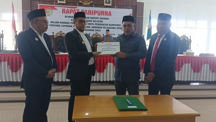 Bupati La Hamidi Apresiasi Masukan DPRD Bursel dalam Pembahasan Ranperda Pertanggungjawaban APBD 2025