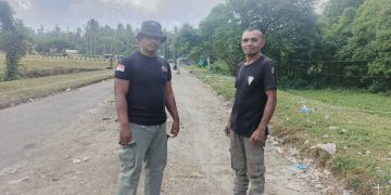 Satpol PP dan petugas Lapangan Perketat Pengawasan Kebersihan Alun-Alun Kantor Bupati Bursel Jelang HUT Kabupaten dan HUT RI