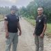Satpol PP dan petugas Lapangan Perketat Pengawasan Kebersihan Alun-Alun Kantor Bupati Bursel Jelang HUT Kabupaten dan HUT RI