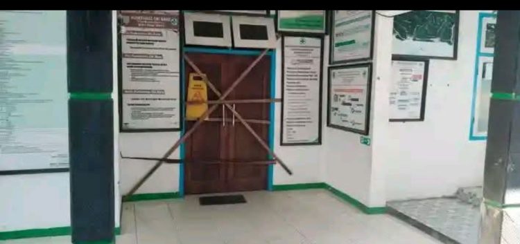 Puskesmas OKI Baru di Kecamatan Namrole Masih Dipalang, Warga Tiga Desa Berharap Pemerintah Daerah Segera Ambil Solusi