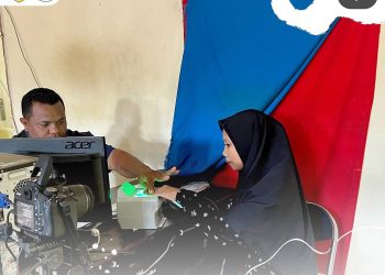 Masyarakat Bursel Puji Kinerja Kadis Dukcapil Imran Rais dan Jajarannya atas Pelayanan yang Semakin Cepat dan Ramah