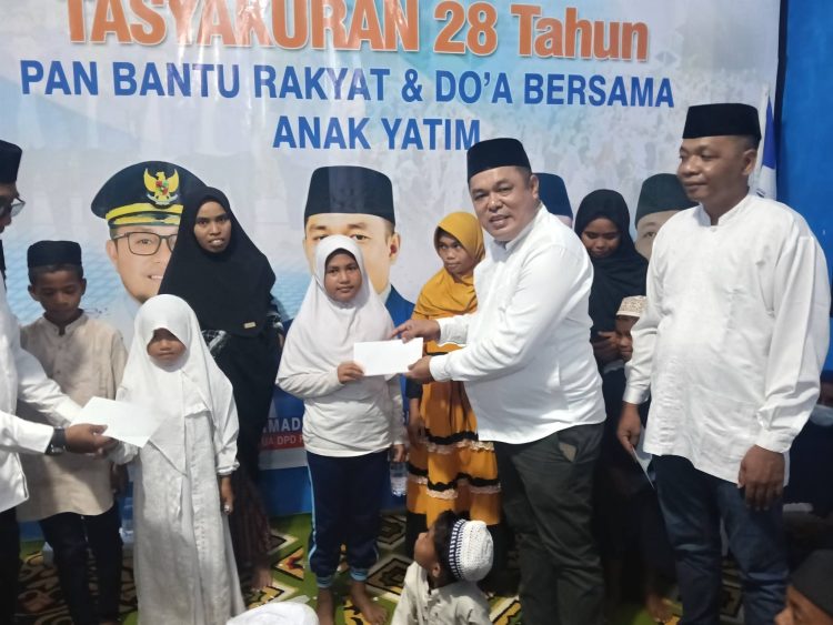 Ketua DPD PAN Buru Selatan Ahmadan Loilatu Santuni 280 Anak Yatim