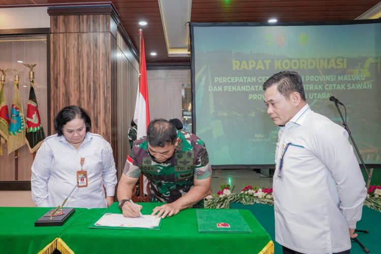 Perkuat Ketahanan Pangan di Maluku dan Maluku Utara, Kodam XV/Pattimura dan Kementan RI Teken PKS Cetak Sawah