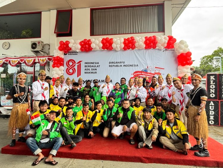 Pertamina Patra Niaga Rayakan Semarak HUT Ke-81 Republik Indonesia di SPBU Bersama Pelanggan Setia