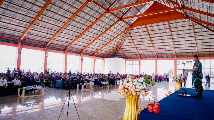 Dorong Siswa Menjadi Generasi Emas, Pangdam XV/Pattimura Hadiri Open House SR Terintegrasi 1 Maluku Tengah