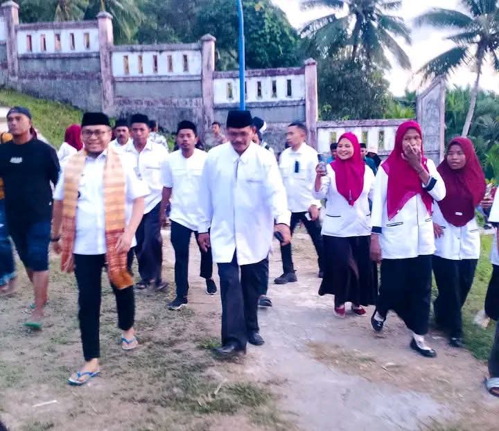 Bupati Buru Selatan Kunjungi Empat Desa di Ambalau, Tinjau Revitalisasi Sekolah dan Kegiatan Aroha