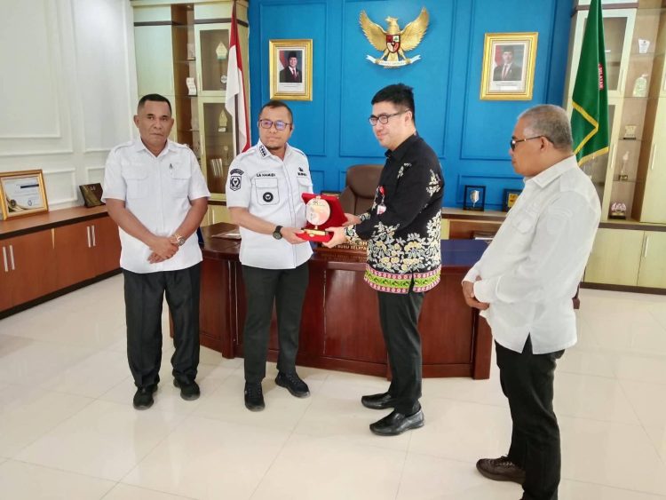 Pemkab Buru Selatan dan OJK Maluku Perkuat Kolaborasi dan Sinergitas untuk Pembangunan Daerah