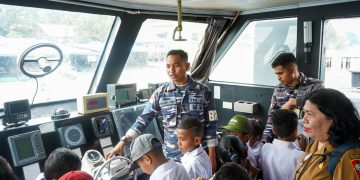 Kodaeral IX Kenalkan Dunia Kemaritiman kepada Siswa SD Negeri 61 Ambon, Ajak Naik Kapal Perang dan Bunker