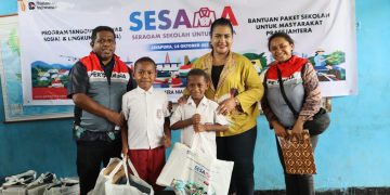 Perluas Manfaat Program SESAMA, Pertamina Kembali Salurkan Perlengkapan Sekolah Bagi Ratusan Murid di Sentani