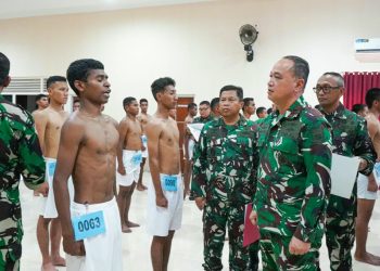 Komandan Kodaeral IX Pimpin Pantukhirda, 96 Calon Prajurit TNI AL Lanjut Seleksi Pusat