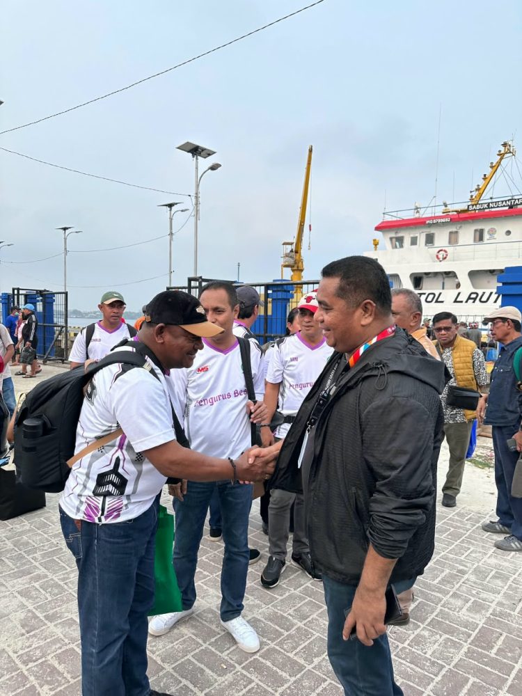 Benhur Watubun Pimpin Penjemputan Peserta MPP AMGPM XXXVII di Dermaga Tual