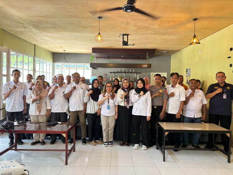 BNNK Buru Selatan Perkuat Perang Melawan Narkoba, Penggiat P4GN Sasar Lingkungan Kerja