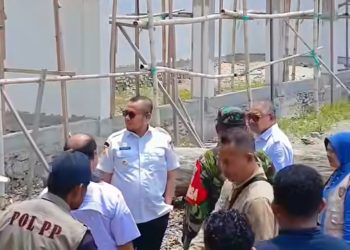 Bupati La Hamidi dan Wabup Gerson E. Selsily Tinjau Pembangunan Koperasi Desa Merah Putih di Buru Selatan