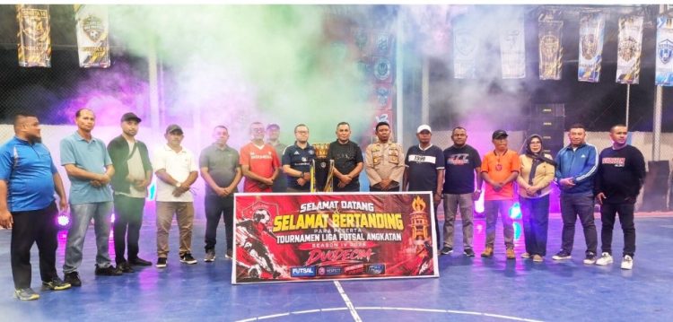 Bupati La Hamidi Resmi Buka Liga Futsal Angkatan Season IV di Buru Selatan, Sportivitas Jadi Pesan Utama