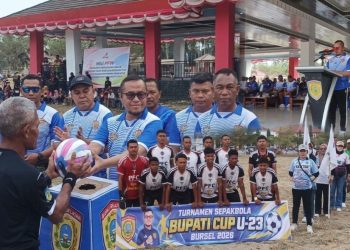 Bupati Cup 2026 Resmi Dibuka, La Hamidi Bidik Atlet Bursel Menuju POPMAL 2027